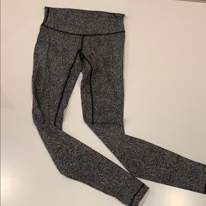 Lululemon size 4 black and white running tights